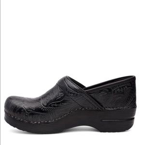 Professional Black Tooled Dansko Clogs